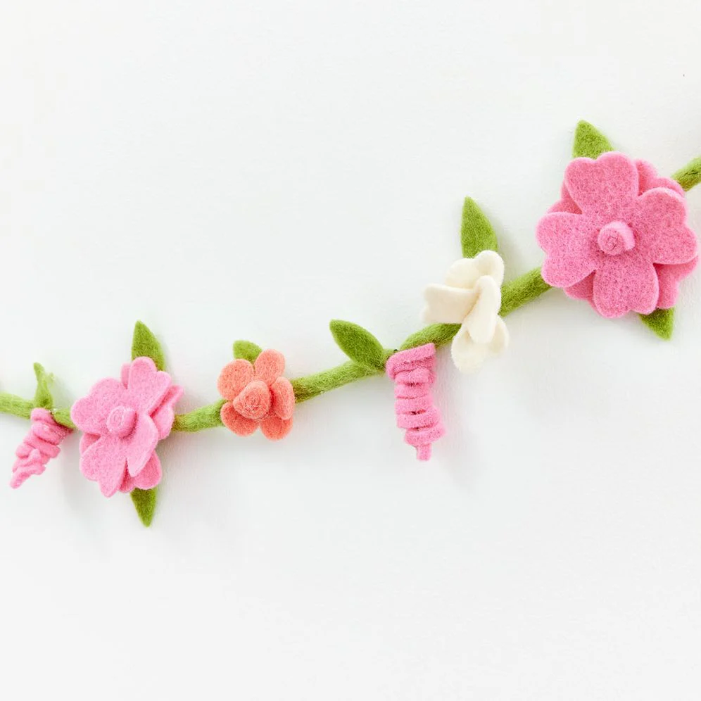 Daisy Floral Felt Garland 6ft - Image 3