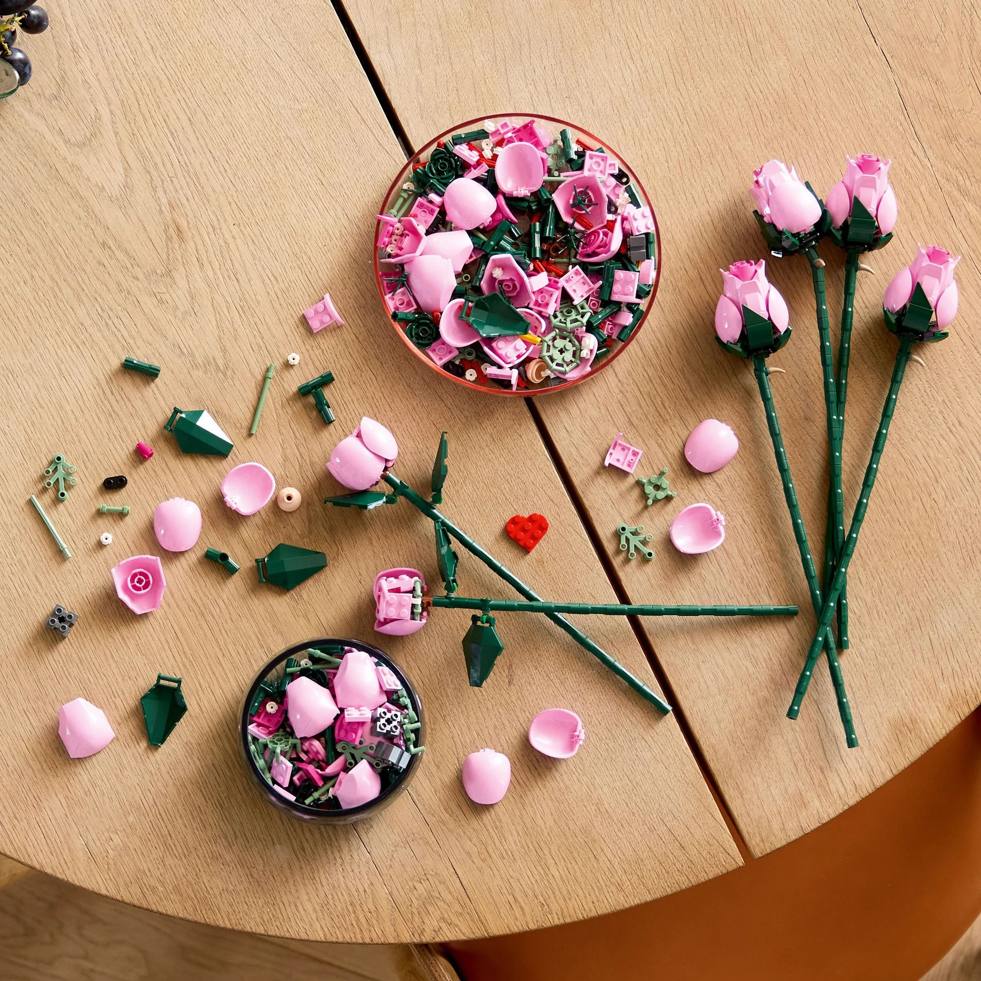 LEGO Botanicals 10374 Bouquet of Pink Roses - Image 3