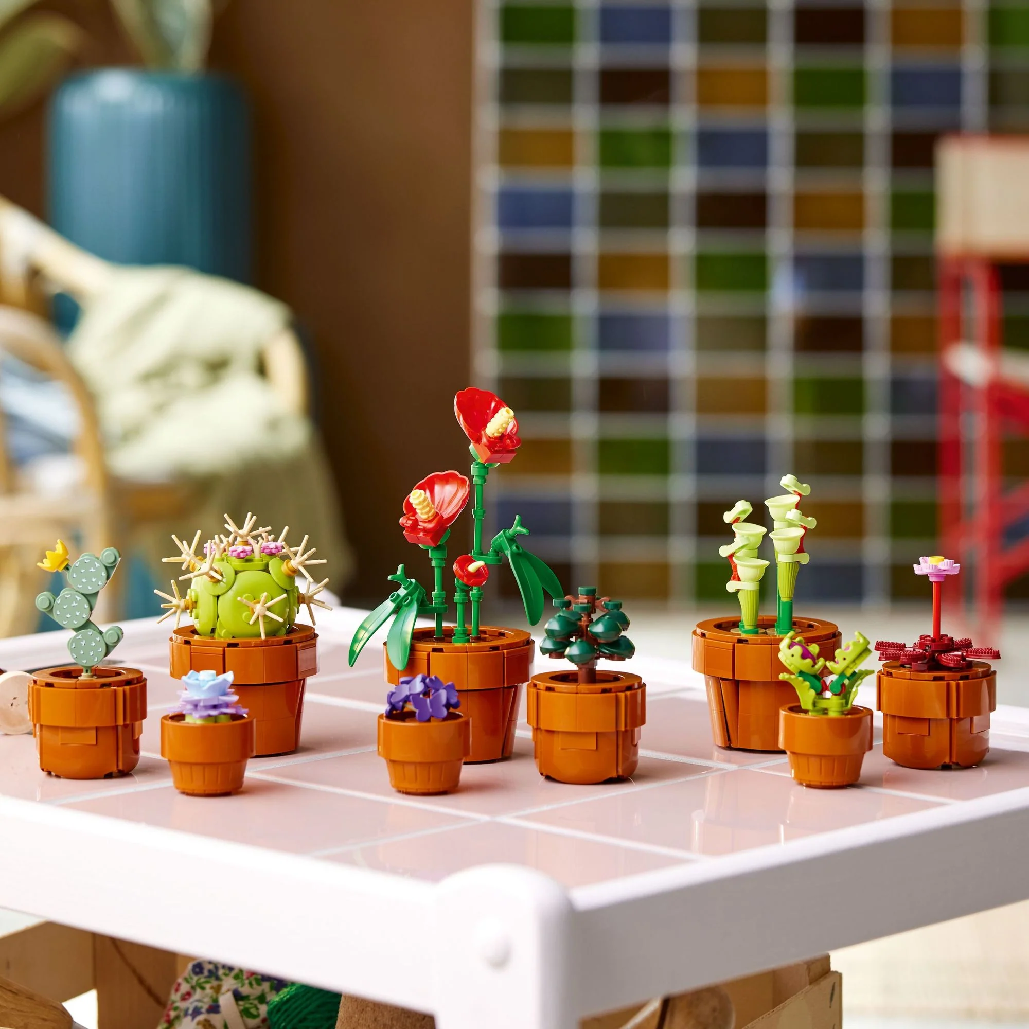 LEGO Icons Tiny Plants 10329 - Image 3