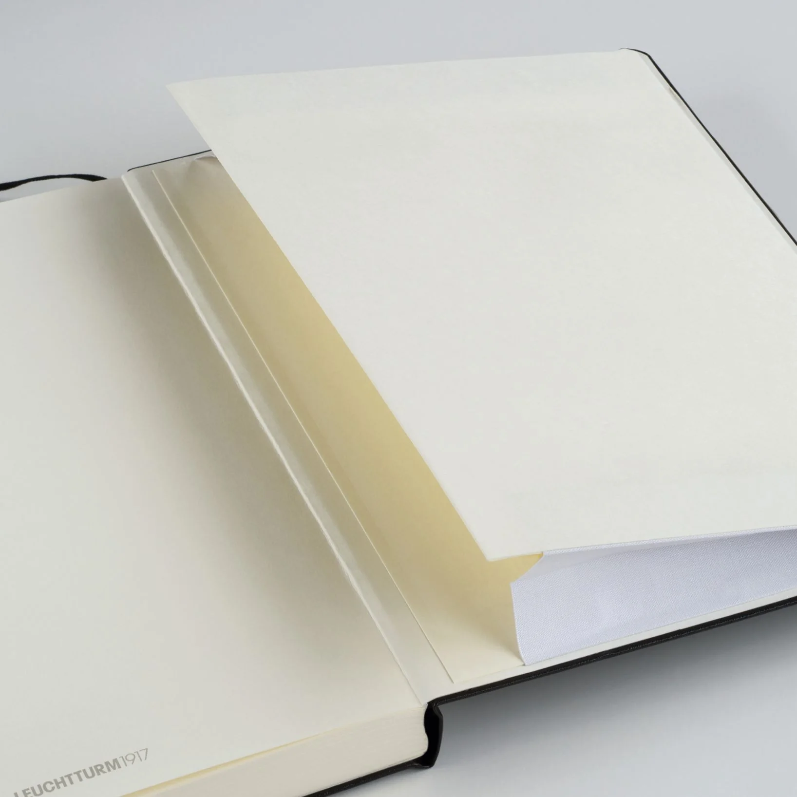 Leuchtturm1917 Navy Medium Ruled Journal - Image 7