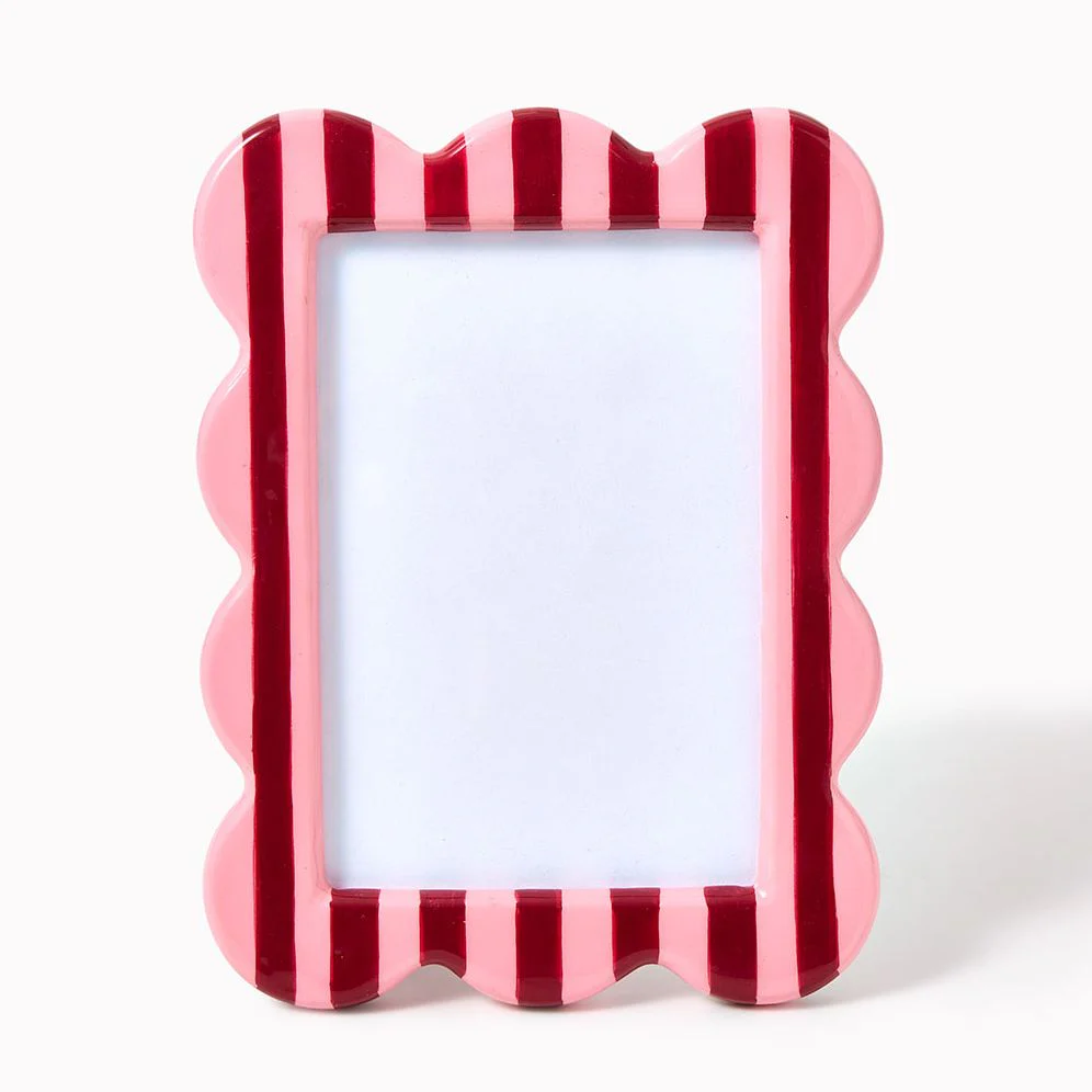 Scalloped Striped 4x6 Frame