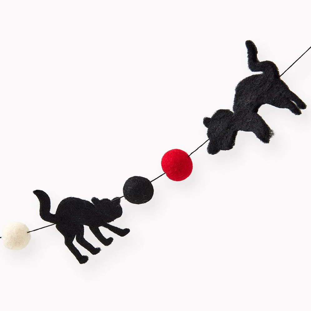 Spooky Cat Felt Garland - Image 3